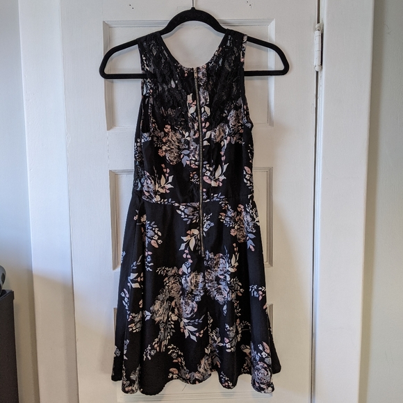 Black semi formal dress with lace cutouts - Picture 4 of 6